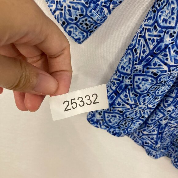 Grand & Green size 1X Blue V Neck Abstract Pattern Ultra Soft Blouse Office - Picture 12 of 12